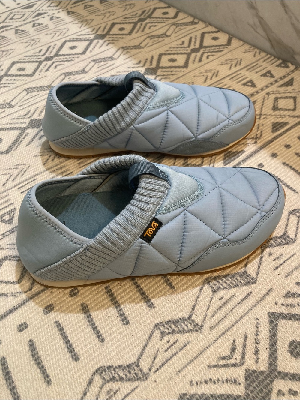 Teva Reember women’s light blue slip on quilted moccasins size 8